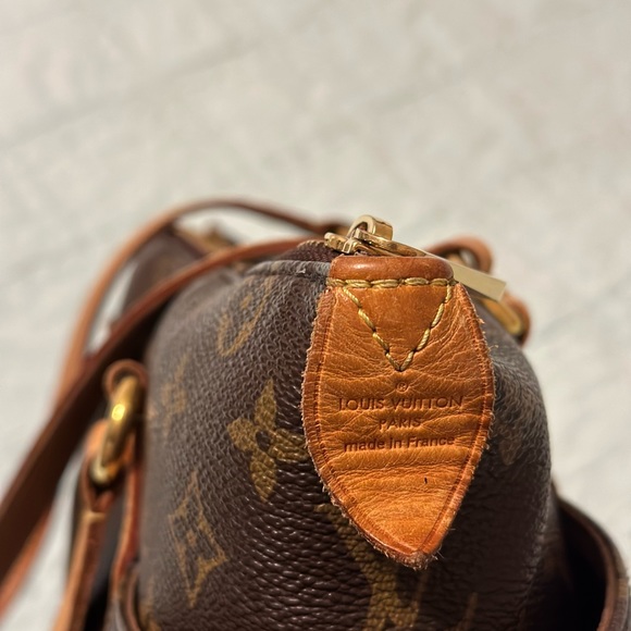 LV AUTHENTIC - Picture 2 of 9